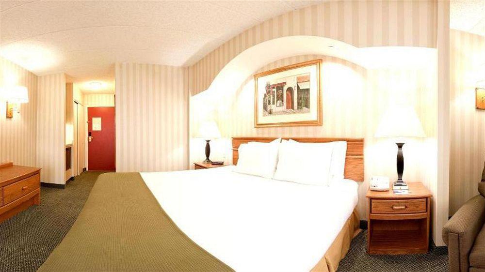 Holiday Inn Express Hotel & Suites Philadelphia - King Of Prussia By Ihg Exterior photo