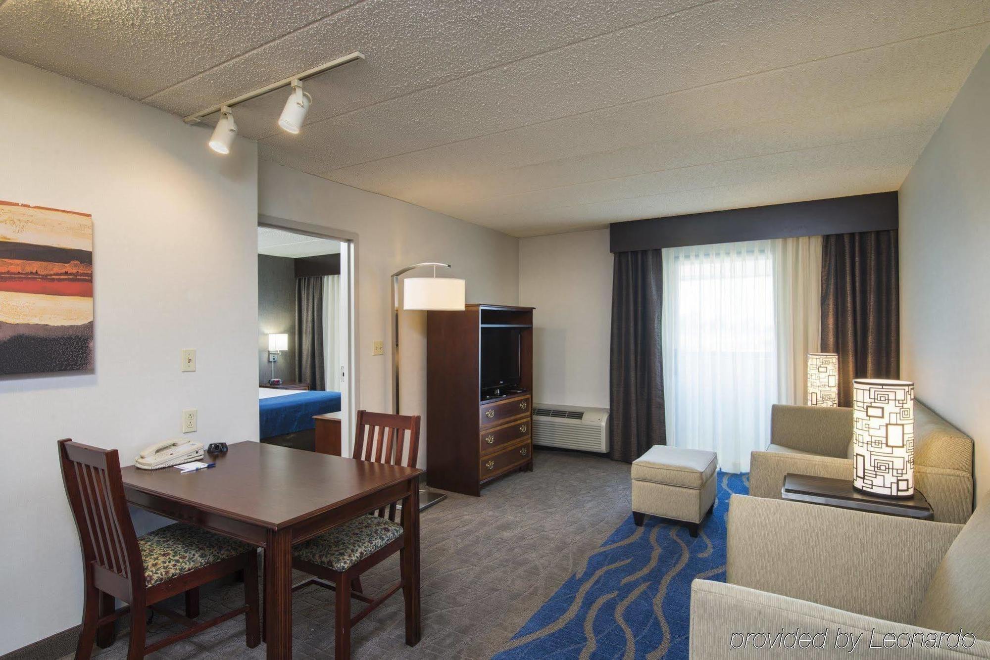 Holiday Inn Express Hotel & Suites Philadelphia - King Of Prussia By Ihg Exterior photo